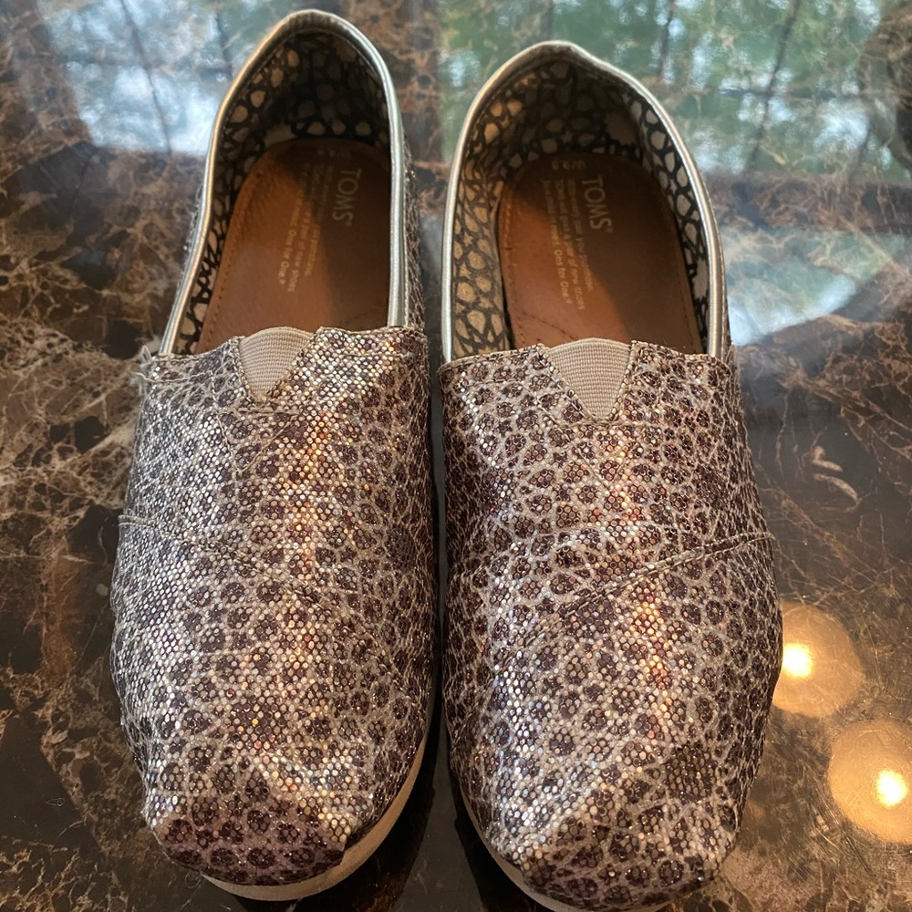 Silver Toms size 9